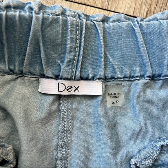 🔥SALE - any 4/$20. Dex Women’s Chambray Short - Picture 2 of 4